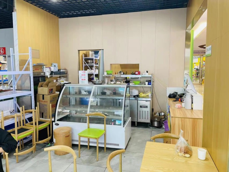 轉(zhuǎn)讓玉林華宇榮國府美樂街經(jīng)營中36平小吃店