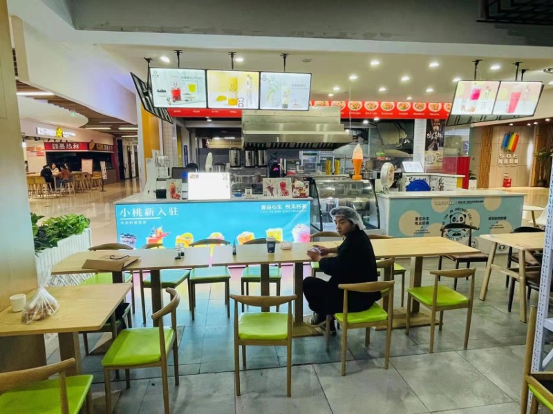轉(zhuǎn)讓玉林華宇榮國府美樂街經(jīng)營中36平小吃店